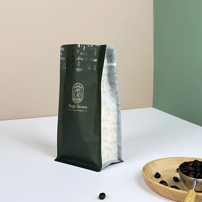 Spot UV Embossed Logo Finish Sealable Coffee Bags with Valve Wholesale
