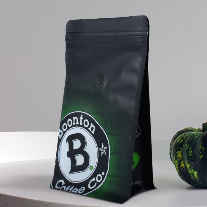 Minimalist Design Box Bottom Sustainable Matt Black Coffee Bags with Valve