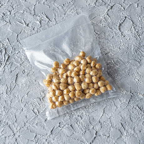 vacuum-bags-vs-zipper-pouches-for-nuts.jpg